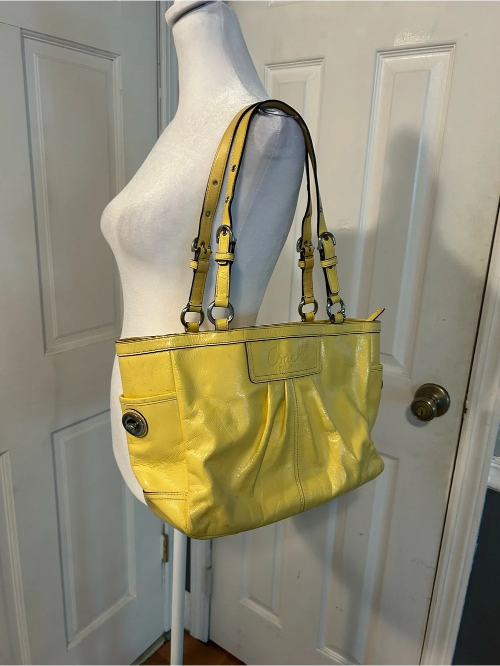 Coach shoulder tote